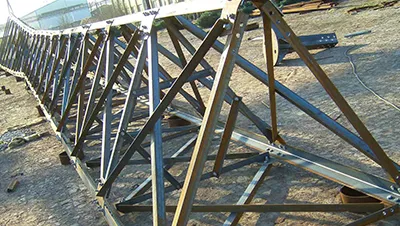 برج اتصالات من الفولاذي الزاويّ (الحديد الزاوية) ثلاثي القوائم - ارتفاع 60 متر