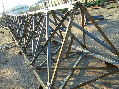 برج اتصالات من الفولاذي الزاويّ (الحديد الزاوية) ثلاثي القوائم - ارتفاع 60 متر