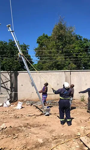 برج اتصالات مواسير فولاذي ثلاثي الأرجل