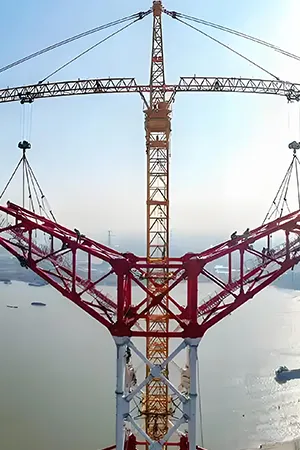 برج إنارة فولاذي رباعي القوائم (4 أرجل)